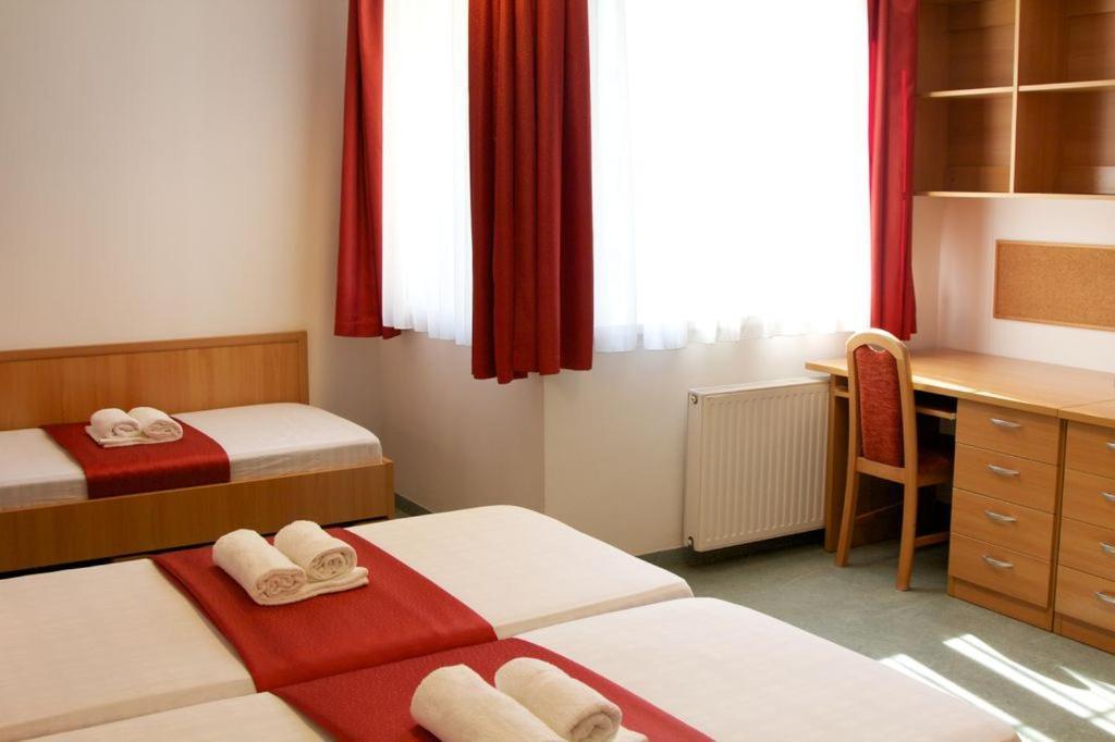 Uni-Hotel Diakotthon Miskolc Extérieur photo
